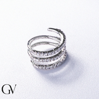 18k white gold spring ring with diamonds 