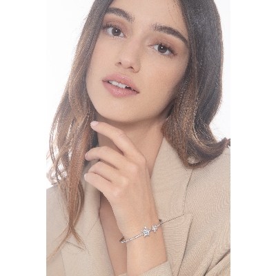 18k white gold semi-rigid bracelet with 2 stars in diamonds 