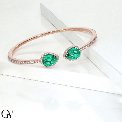 Bracelet in rose gold with 2 emeralds and diamonds 