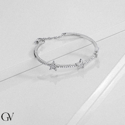 Diamond star bracelet in white gold