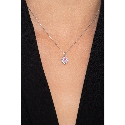 Necklace with pendant, central heart shaped pink sapphire and diamonds