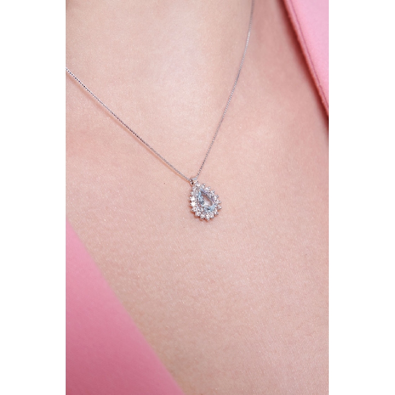 Necklace with pear cut aquamarine and diamonds pendant