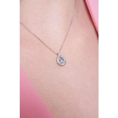 Necklace with pear cut aquamarine and diamonds pendant