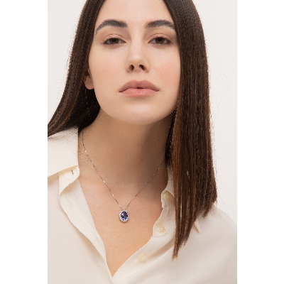 Collana e ciondolo in oro bianco 18k con tanzanite ovale e diamanti