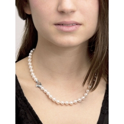 18k white gold pearl chain closure with diamonds 2