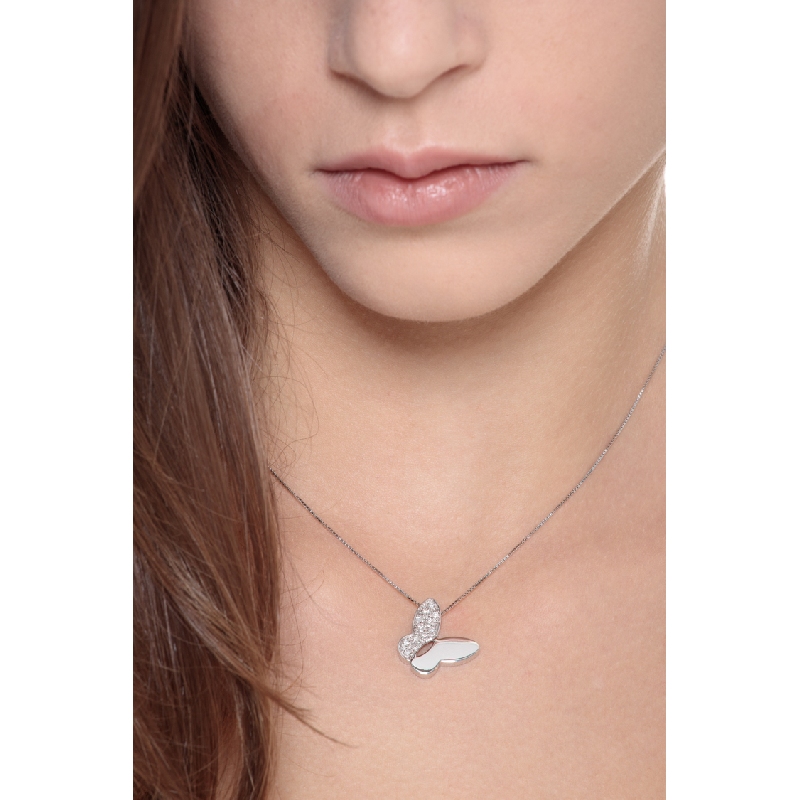 Butterfly pendant in 18k white gold with a wing full of diamonds