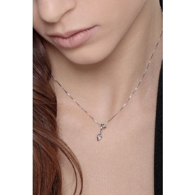 Fancy wire pendant in 18k white gold with solitaire diamond