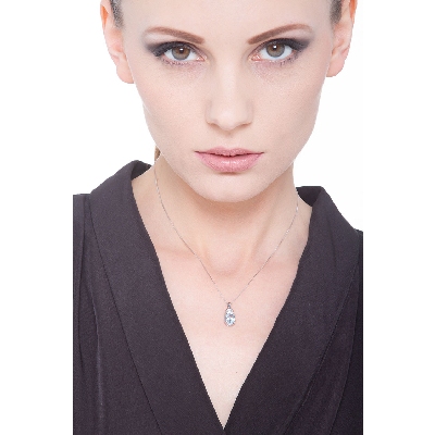 White gold 18k pendant with aquamarine and diamonds 