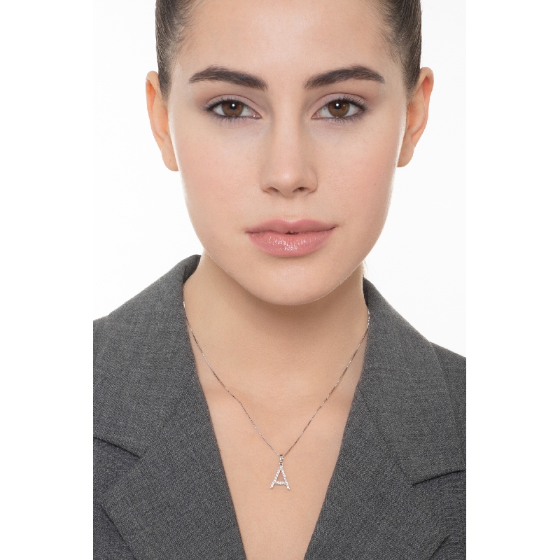 Collana lettera A in oro bianco 18k con diamanti