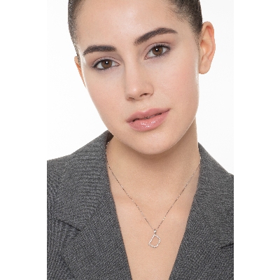 Collana lettera D in oro bianco 18k con diamanti