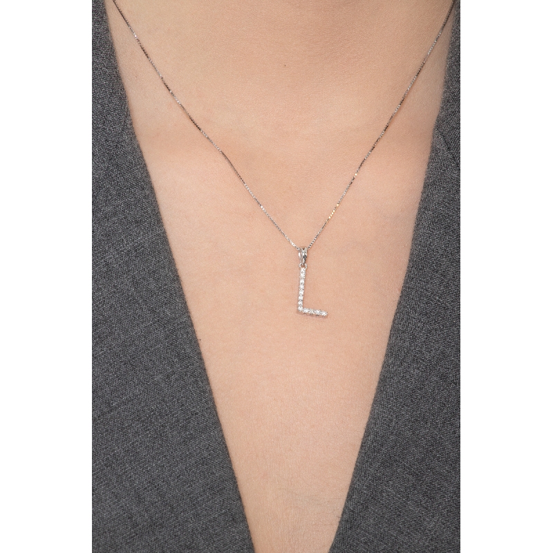 White gold 18k pendant with letter L in diamonds 