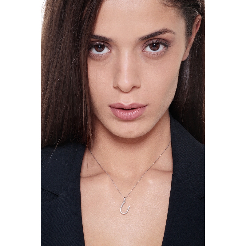 Collana lettera U in oro bianco 18k con diamanti