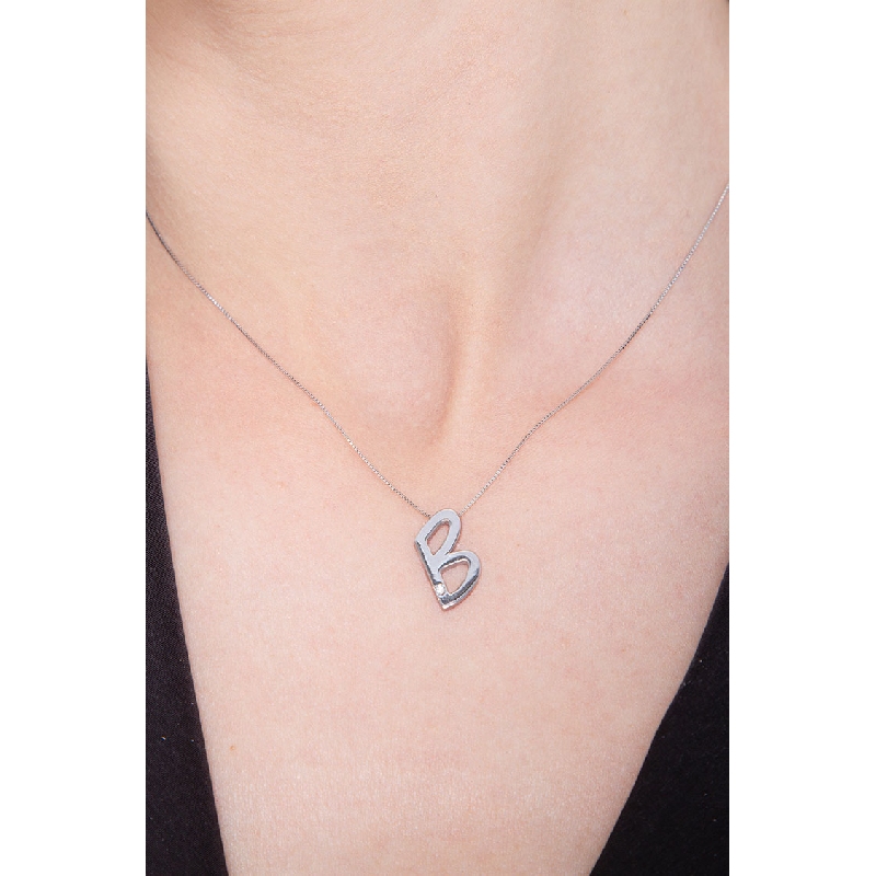 18k white gold letter B with solitaire diamond