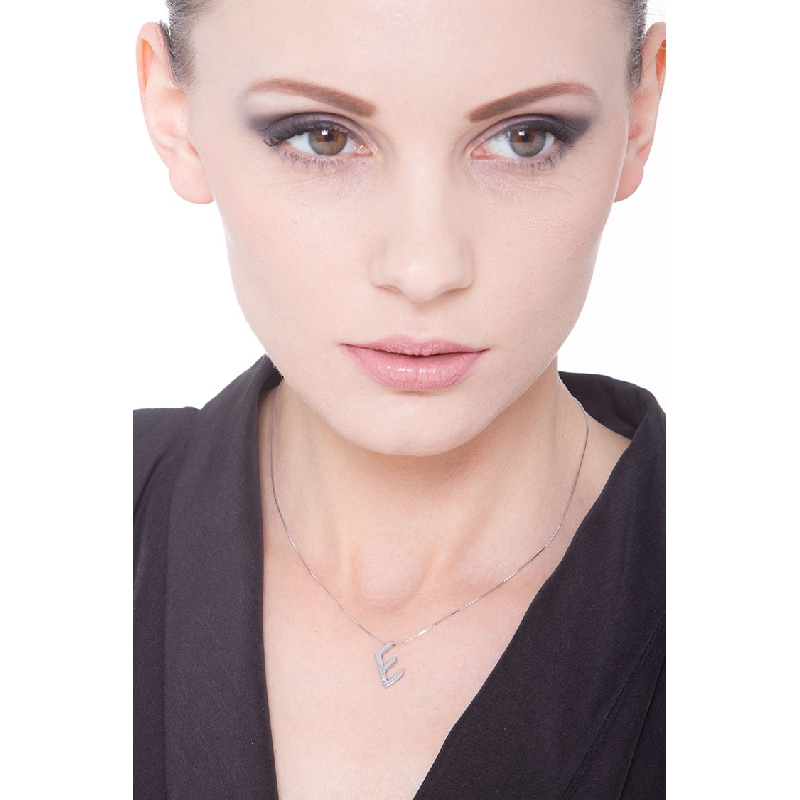 Collana lettera E in oro bianco 18k con diamante