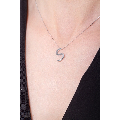 18k white gold letter S with solitaire diamond