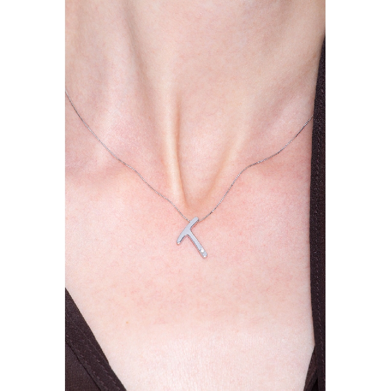 Collana lettera T in oro bianco 18k con diamante