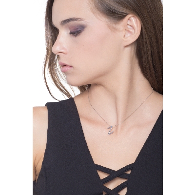 18k white gold letter Z with solitaire diamond