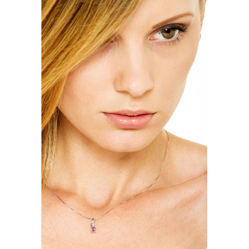 18k white gold pendant with amethyst and round cut diamonds