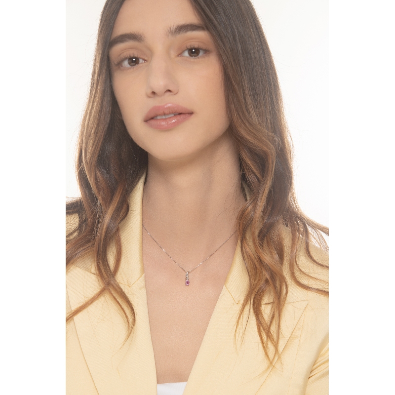 18k white gold necklace with pink sapphire oval cut and diamonds 