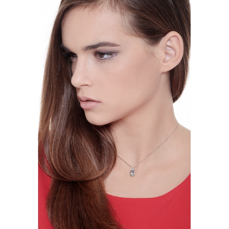 18k white gold necklace with diamonds and oval cut aquamarine pendant