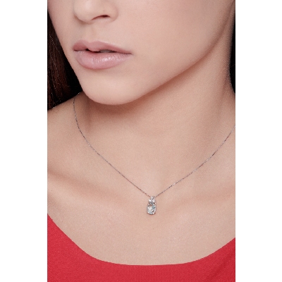 18k white gold necklace with diamonds and oval cut aquamarine pendant