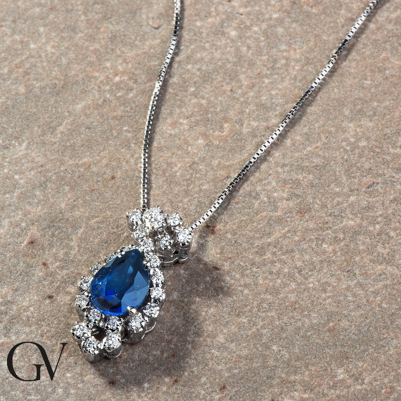 18k white gold blue sapphire pendant with diamonds 