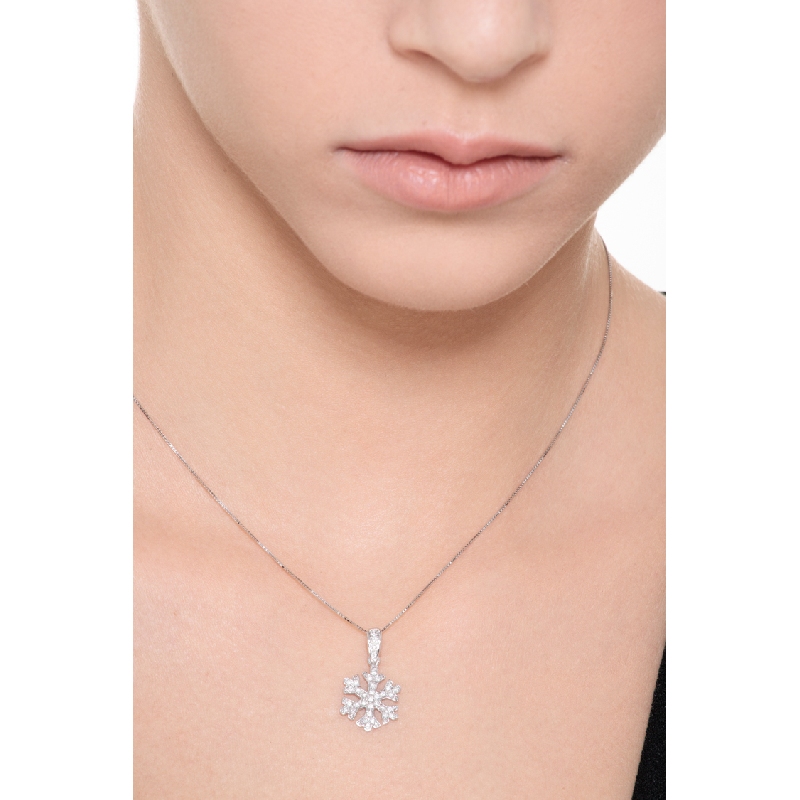 18k white gold snowflake pendant with diamonds