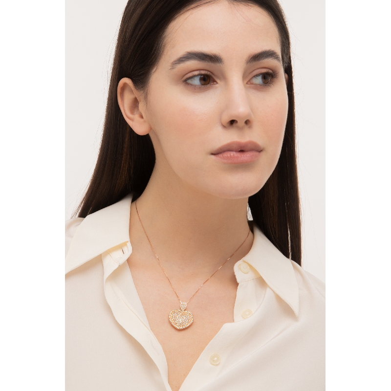 18k rose gold necklace with heart pendant with diamonds pavé