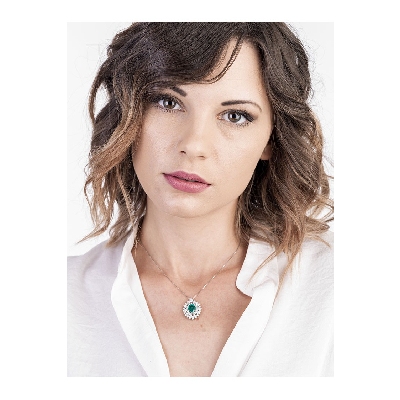 Necklace with pendant, central emerald and a fancy crown of diamonds