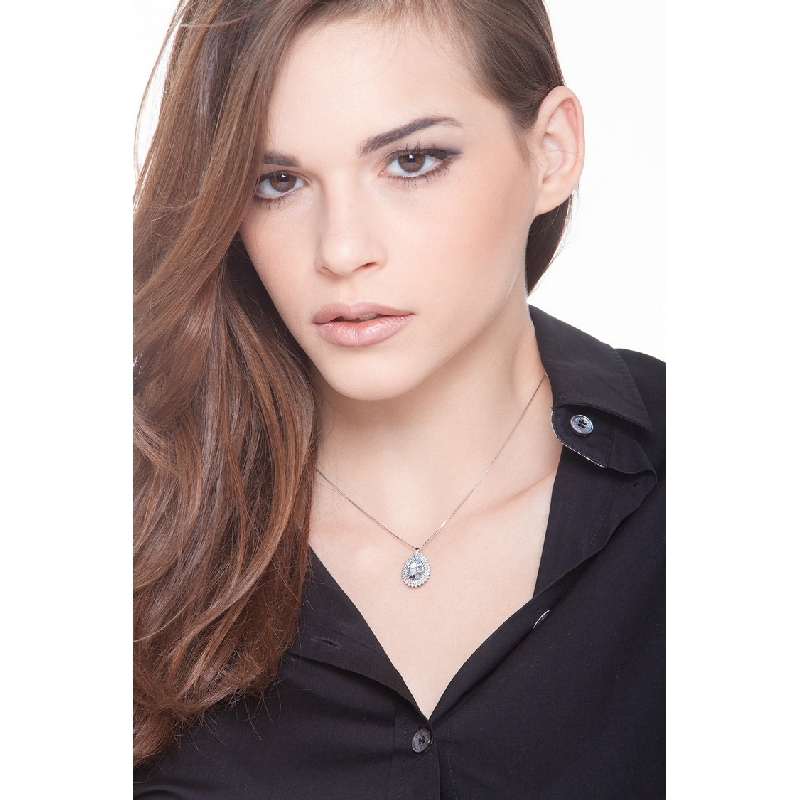 Necklace with pendant, central pear cut aquamarine and diamonds