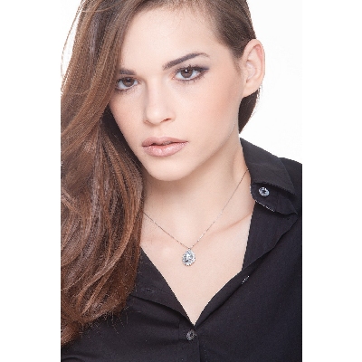 Necklace with pendant, central pear cut aquamarine and diamonds