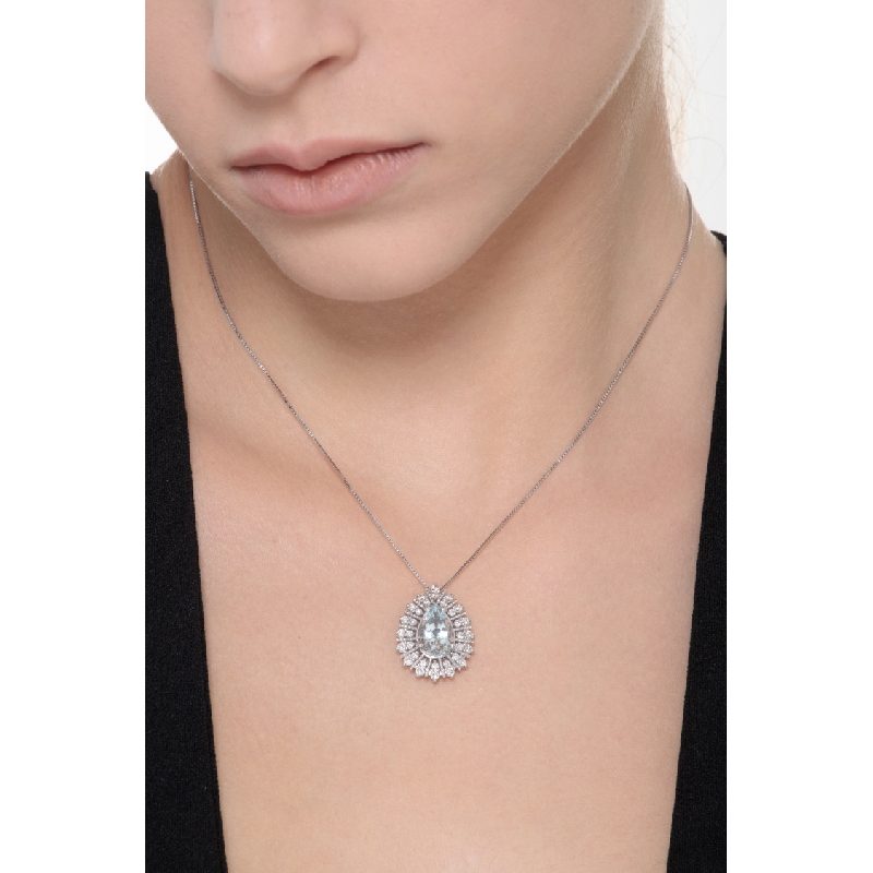 Necklace with pendant, central aquamarine and a fancy crown of round cut diamonds