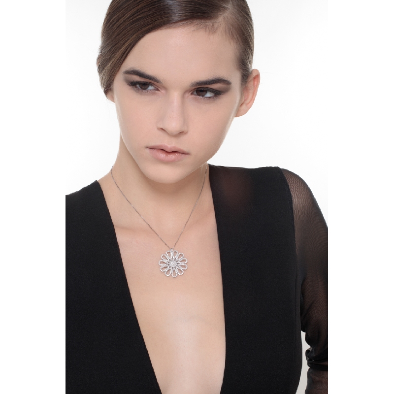 Big flower pendant with diamonds