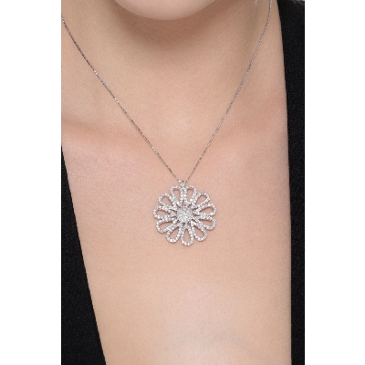 Big flower pendant with diamonds