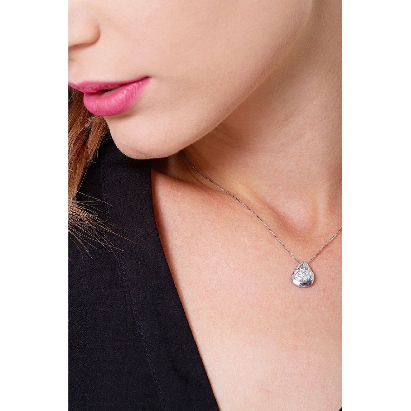 White gold 18k drop shape pendant with diamonds pavé