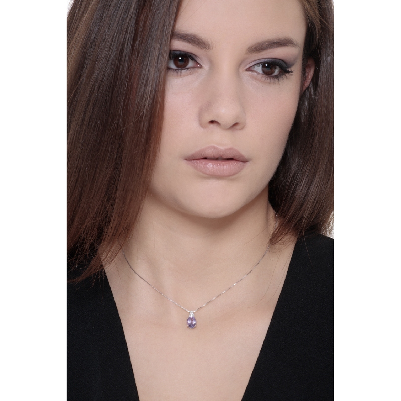 Oval Amethyst pendant with diamonds