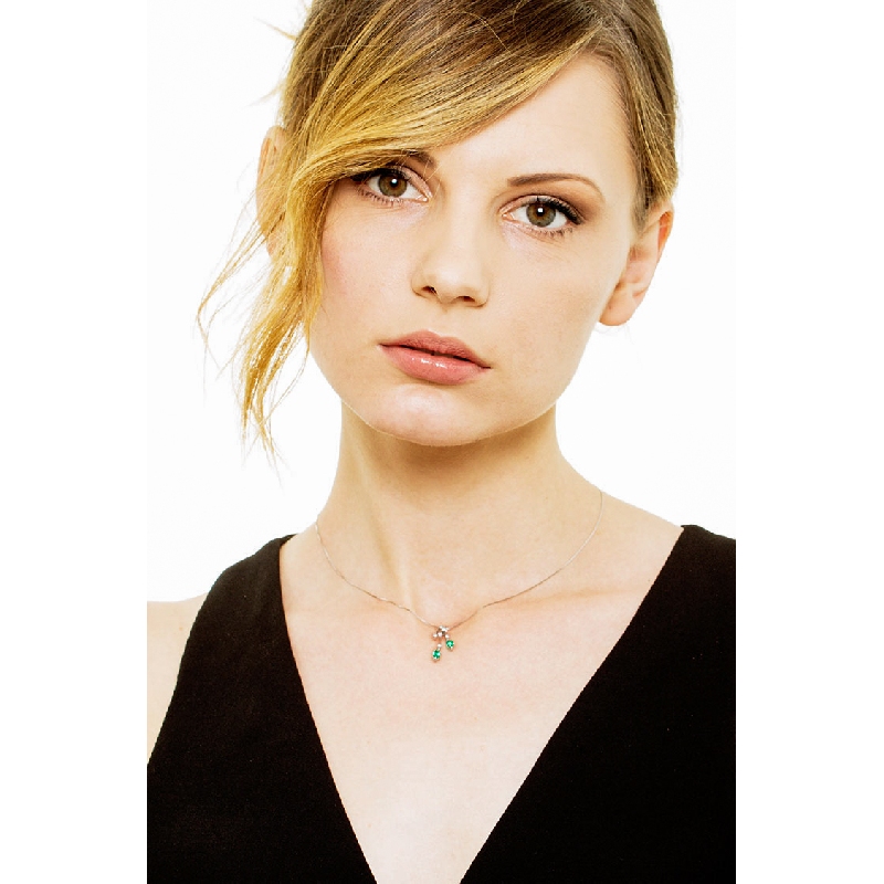 Branches pendant in 18k white gold with emeralds and diamonds