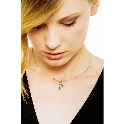 Branches pendant in 18k white gold with emeralds and diamonds