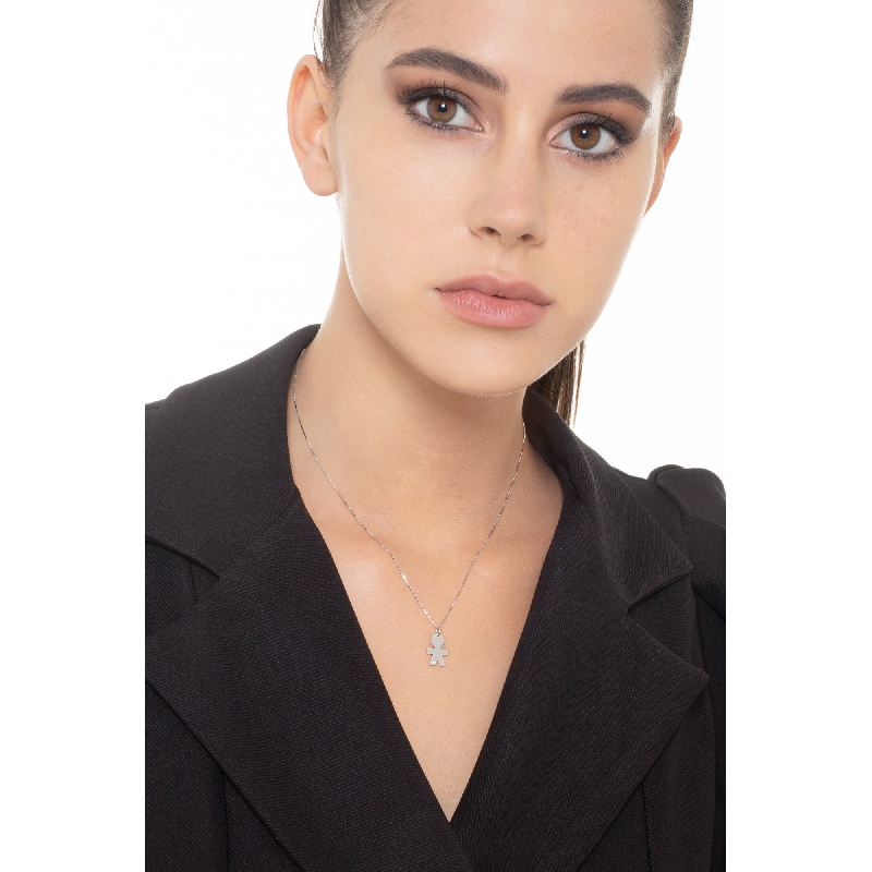 18k white gold child pendant with one diamond