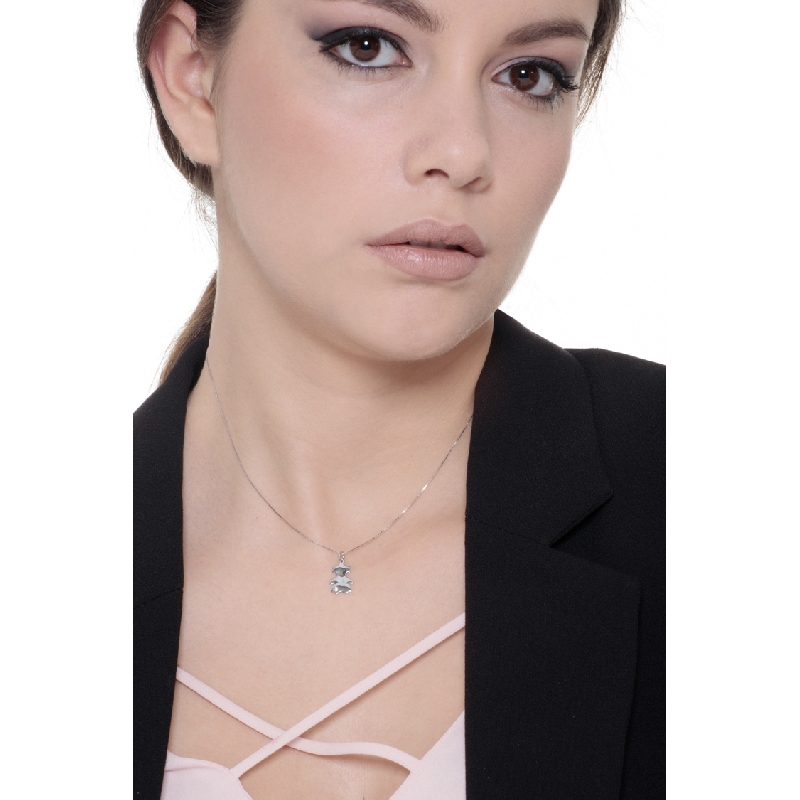 18k white gold Girl pendant with a round cut diamond