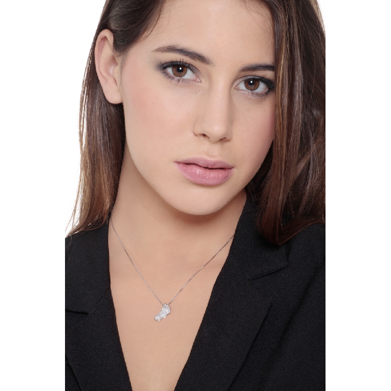 White gold 18k necklace with little foot in diamonds 
