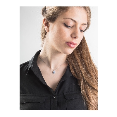 White gold 18k pendant with sapphire and 12 diamond flowers 