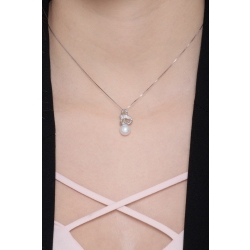 18k white gold necklace with diamonds and pearl 2