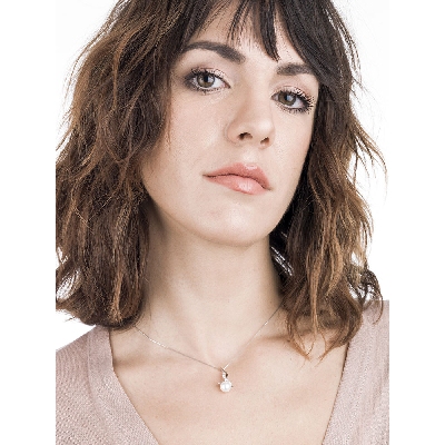 18k white gold pearl chain with diamonds