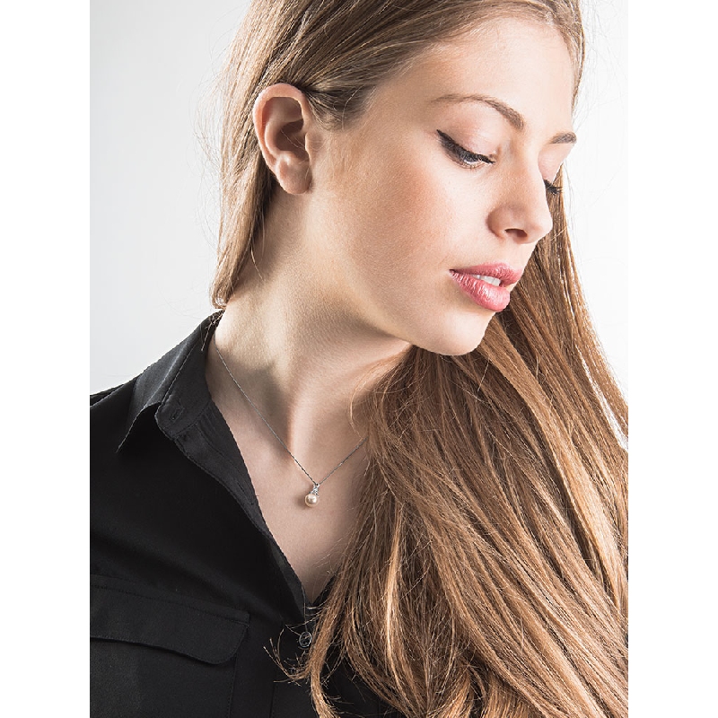 White gold 18k necklace with pearl and diamonds 