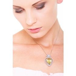 18k white gold fancy pendant with peridot and diamonds 2