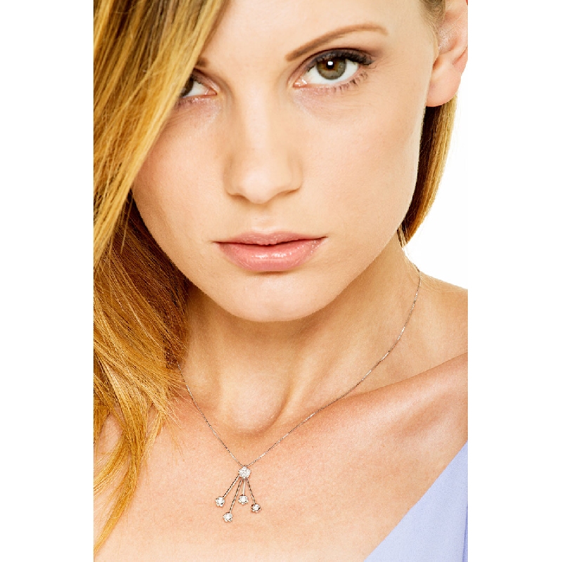 18k white gold necklace with diamond flowers 