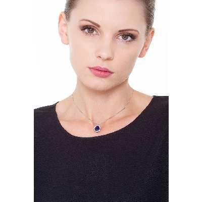 Necklace with pendant, central pear shaped sapphire and diamonds