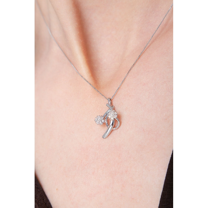 18k white gold pendant with 2 wires and diamonds