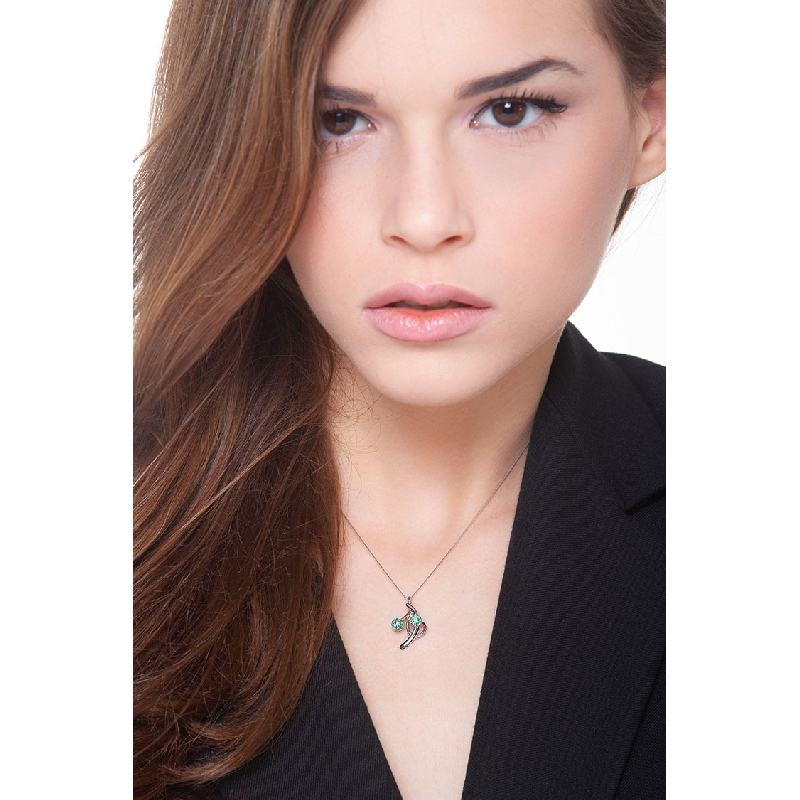 18k white gold pendant with 2 wires, emeralds and diamonds